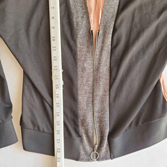 women's Forever 21 sweater size M black and gray - Picture 4 of 6